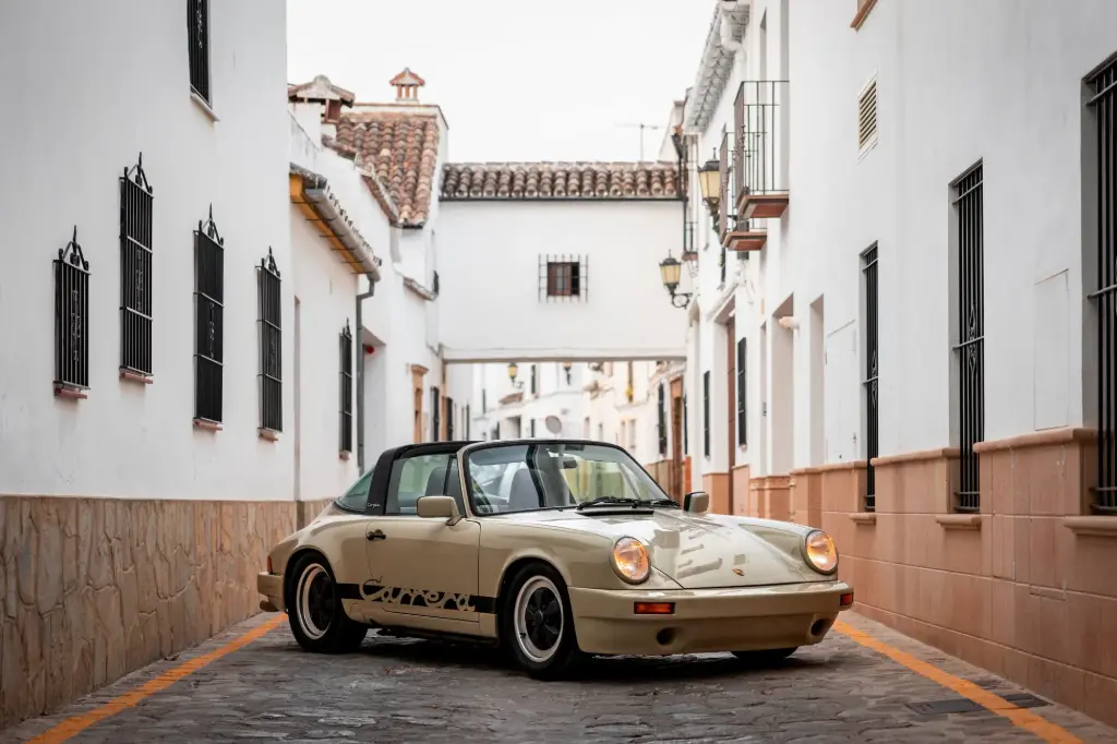 Porsche 911 3.2 Carrera Targa